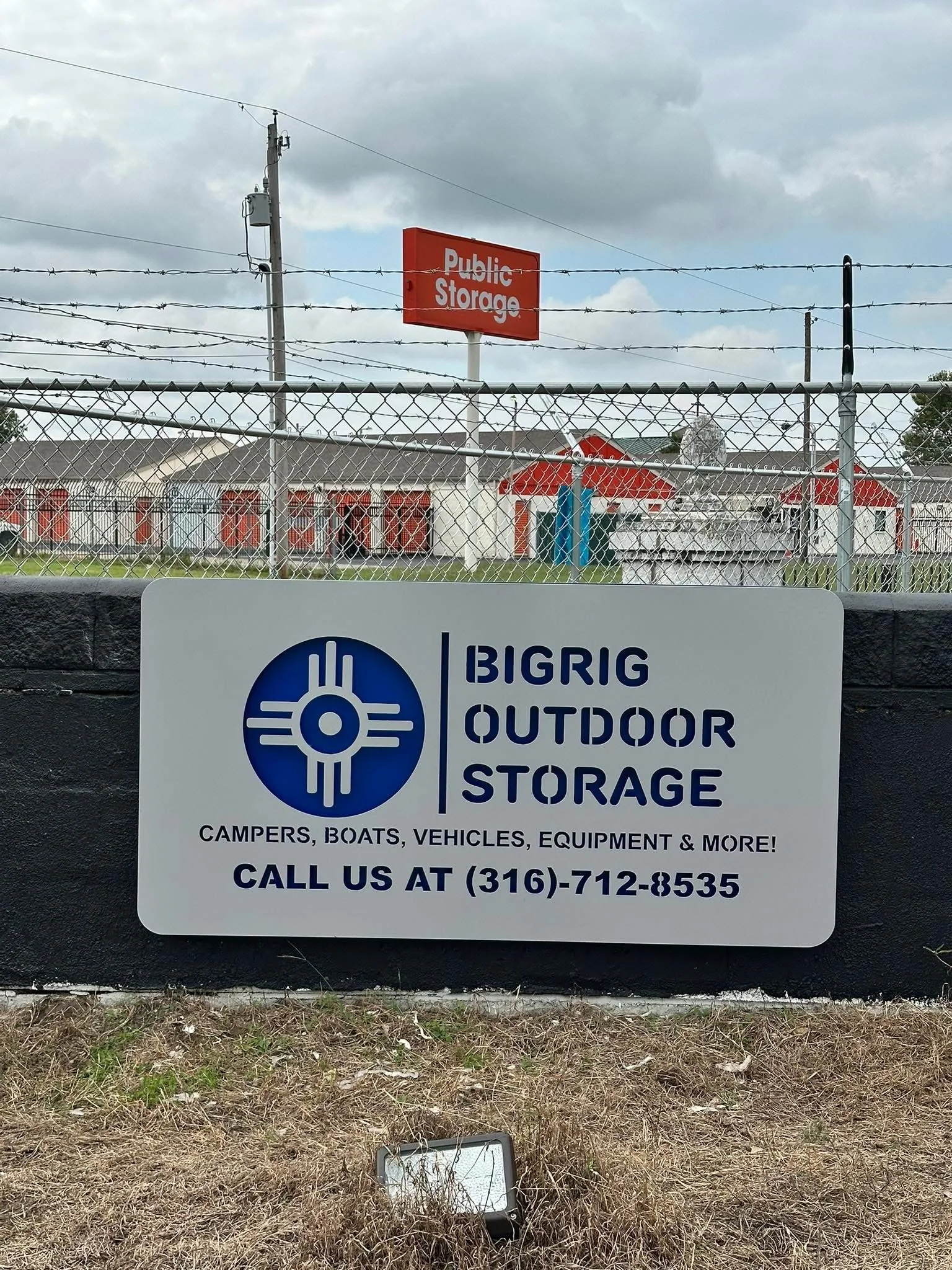 BigRig Outdoor Storage sign